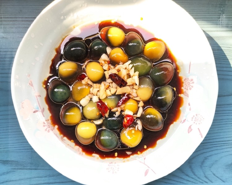 腌酸黄瓜做法：传统美味，自制乐趣